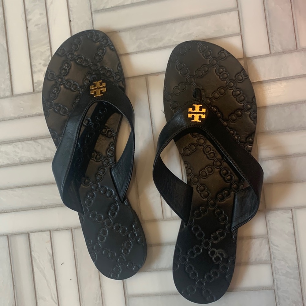 Black leather Tory Burch thong sandals Size 9